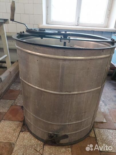 Медогонка 4-х рамочная