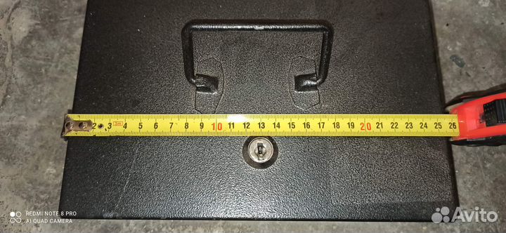 Ящик металлический с замком,сейф