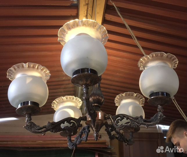 Люстра бронза 5 плафонов и еще 3 плафона