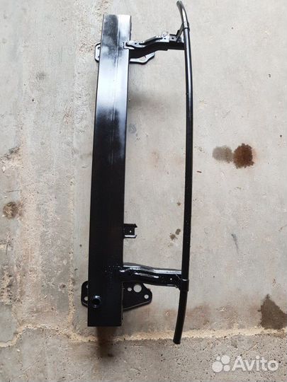 Усилитель бампера Hyundai Solaris