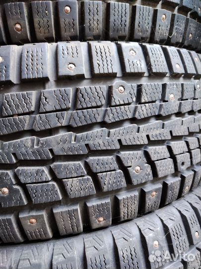 Dunlop SP Winter Ice 01 215/60 R16