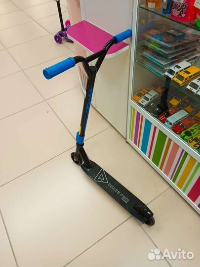 Трюковой самокат новый