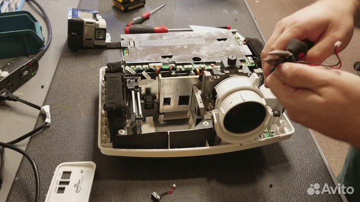 Ремонт и Чистка проекторов