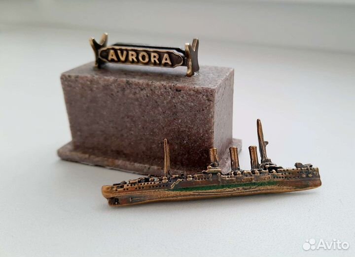 Статуэтка из бронзы