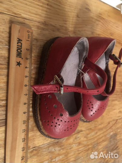 Винтажные детские сандали