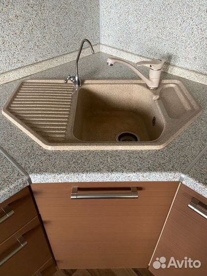 Кухонный гарнитур угловой бу с техникой