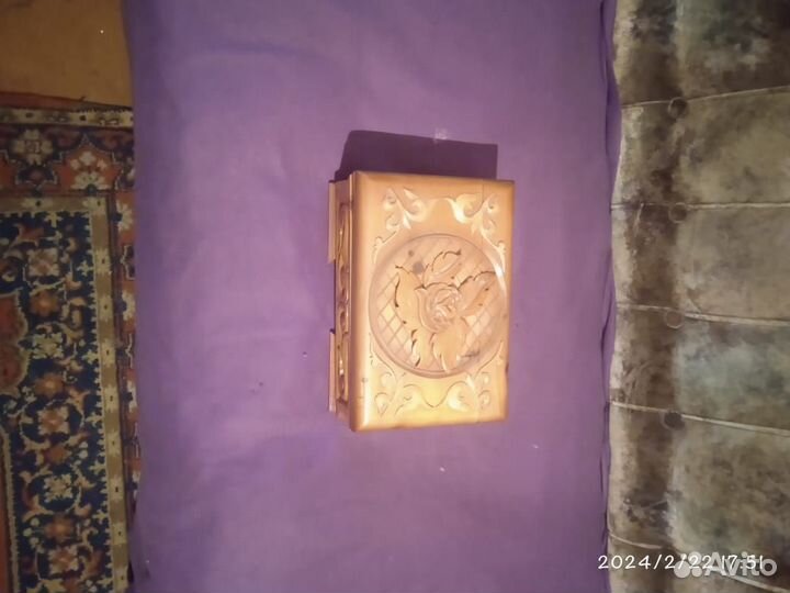 Шкатулка резная деревянная