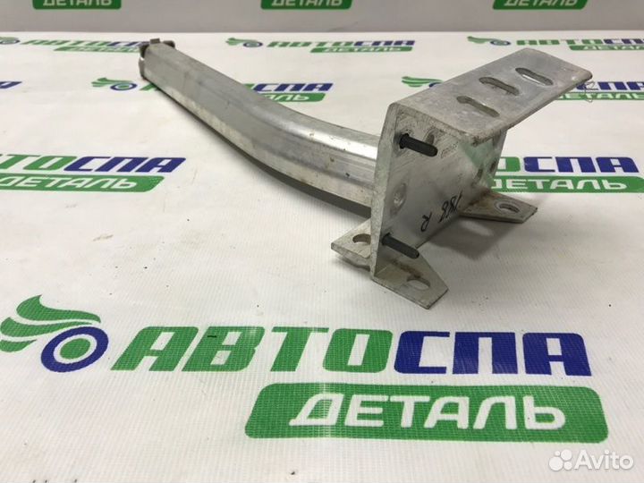 Кронштейн подрамника передний правый Citroen C4