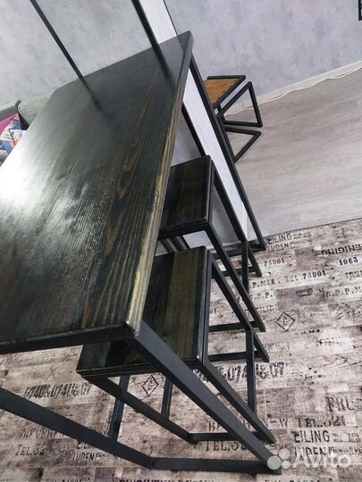 Барный стол и стулья