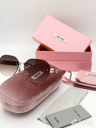 Солнцезащитные очки miu miu