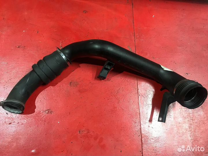 Патрубок интеркулера Volvo S80 2.5 B5254T10