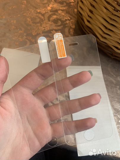 Защитное стекло на iPhone 5s