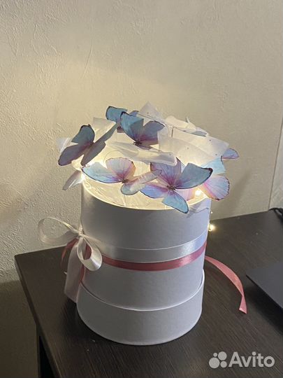 Бабочки в коробке подарок девушке маме