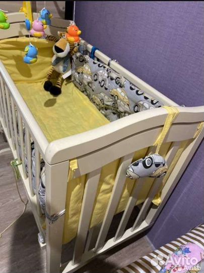 Детская кроватка с маятником(люлька)