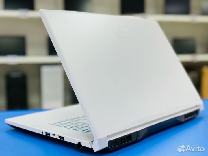 Новый Ноутбук MSI.17.3/Core i5 + Nvidia RTX 3050Ti