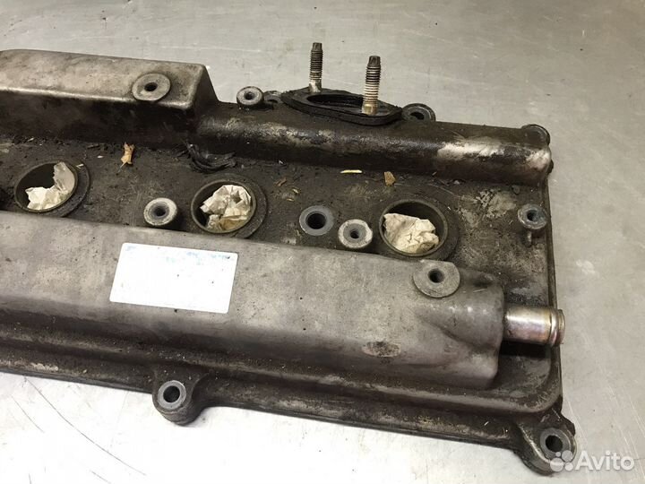 Клапанная крышка Toyota Gaia 2001 года. 1AZ