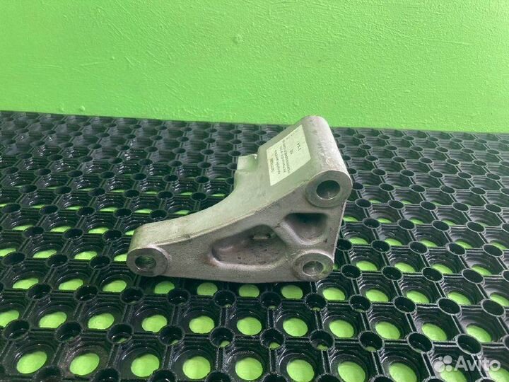 Кронштейн двигателя RVI premium