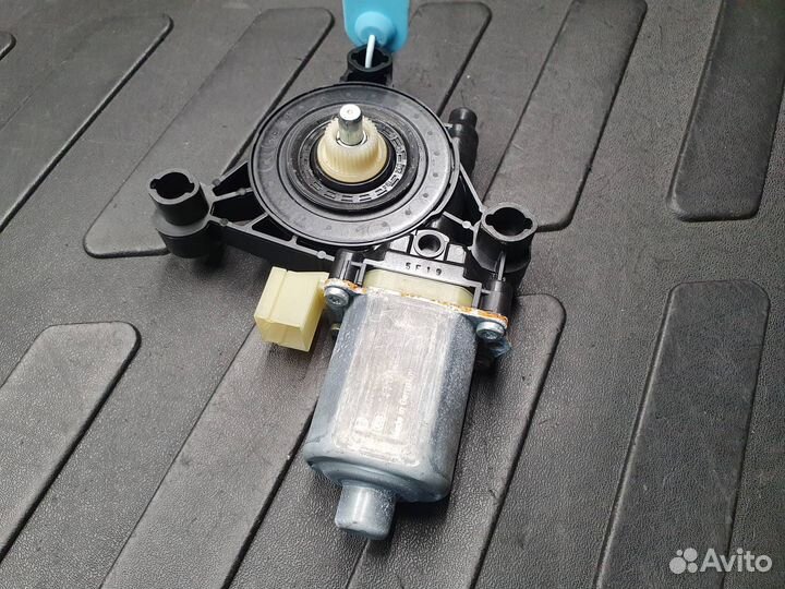 Моторчик стеклоподъемника Audi Q7 4M 2016