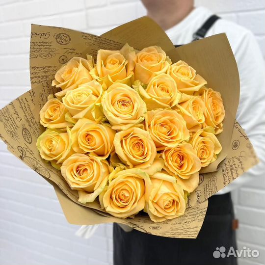 Букет кремовых роз