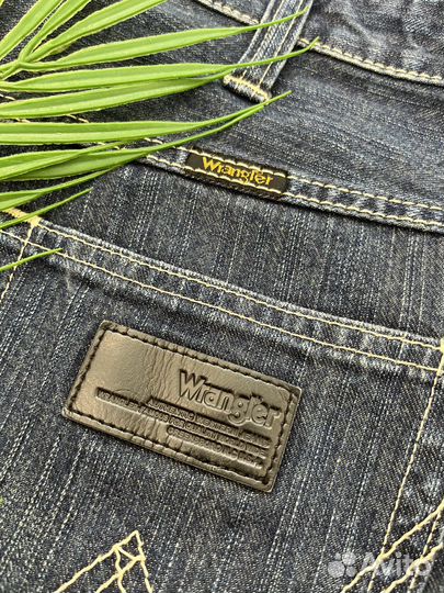 Джинсовые шорты Wrangler р.48 (M)