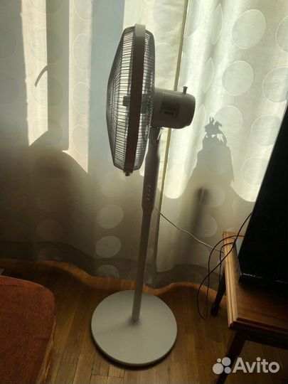 Напольный вентилятор Electrolux EFF-1006. Новый