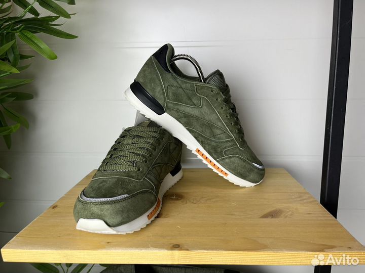 Кроссовки Reebok Classic зеленые хаки