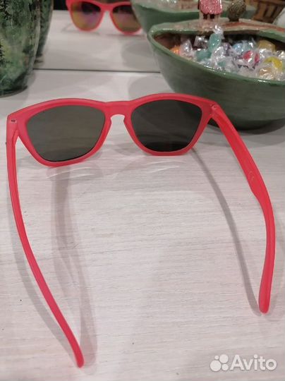 Очки солнцезащитные