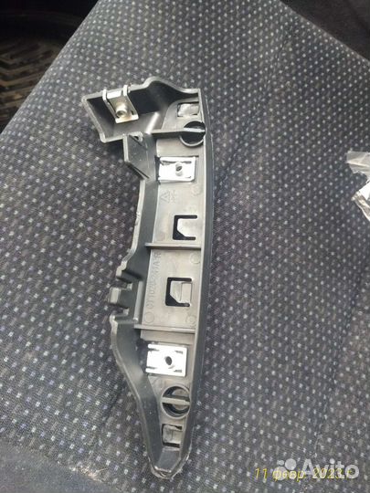 Крепление бампера переднего citroen c4