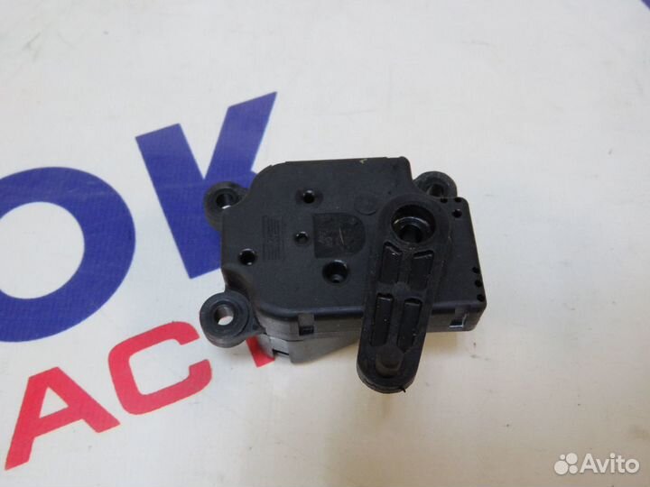 Привод заслонок отопителя renault megane BZ03, BZ0B, DZ0D, DZ0G, KZ1G, KZ0D