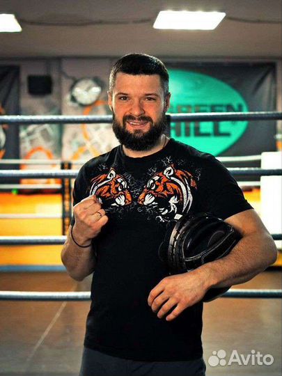 Тренер по боксу и кикбоксингу