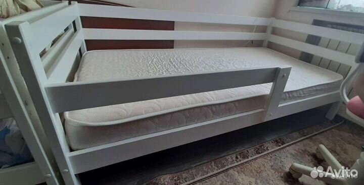 Кровать детская с матрасом