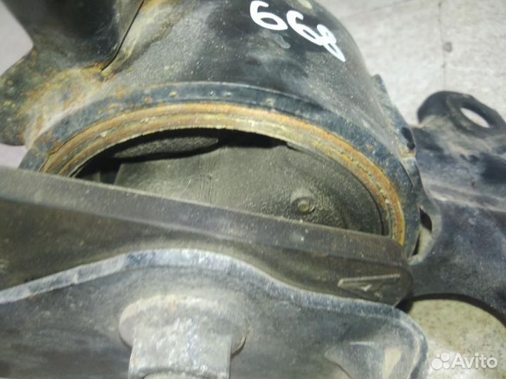 Опора двигателя левая Mitsubishi Outlander XL CW5W