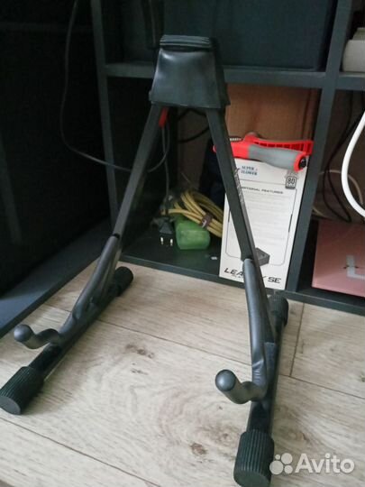 Стойка гитарная rockdale 3405