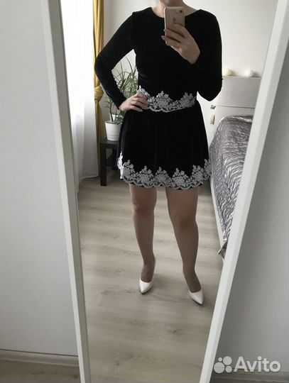 Черное бархатное платье