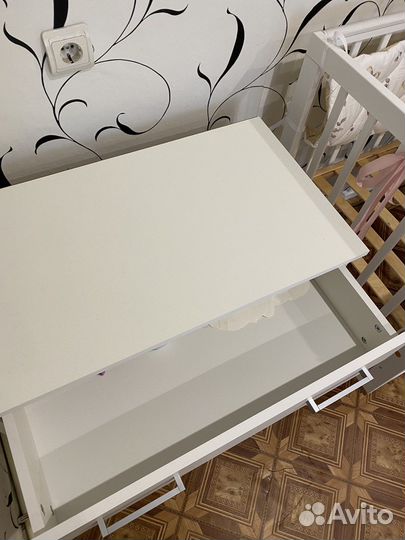 Продам детскую кровать и комод