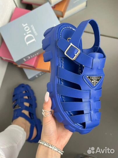 Босоножки женские