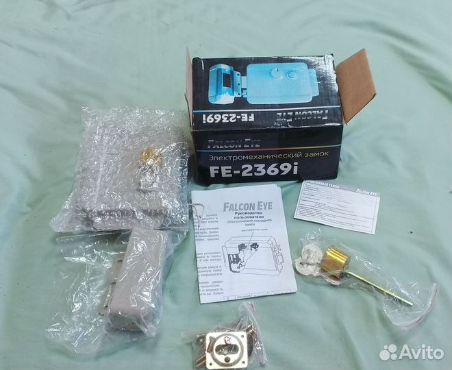 Видеодомофон с электромеханическим замком