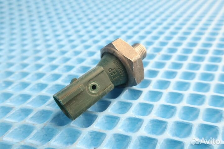 Датчик давления масла 03C919081 Volkswagen Jetta 6