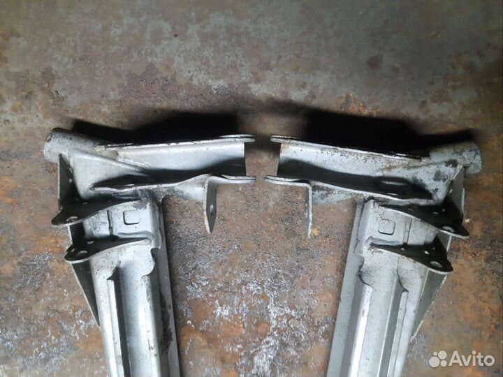 Продольной рычаг