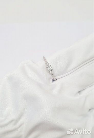 Золотое кольцо с камнем 16,5р