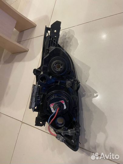 Фара правая на мазду 3 бк, аксела