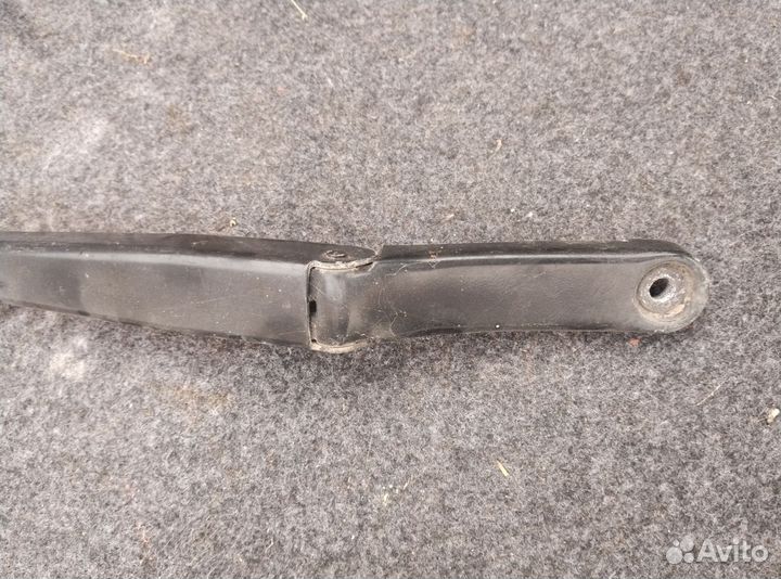 Поводок стеклоочистителя Volkswagen Caddy