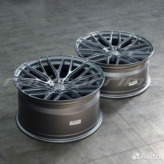 Radical EVO-2 20x9 + 20x10.5 5x112 Gloss Graphite