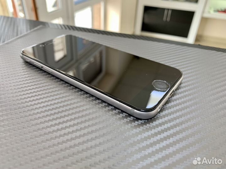 Телефон iPhone 6s 64gb