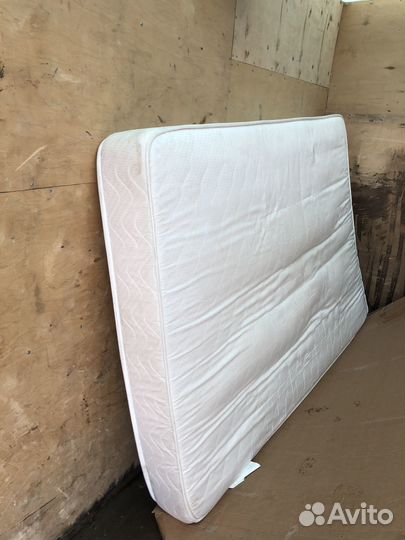 Матрас 200х160 б/у