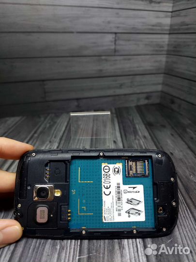 Samsung S3 mini (трещина)