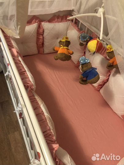 Бортики в детскую кроватку и простынь