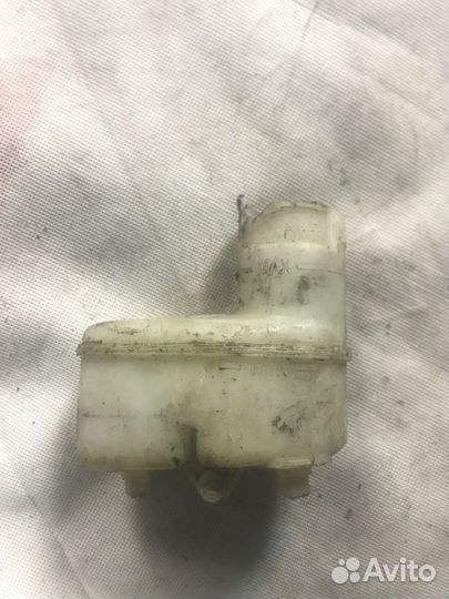 Бачок для тормозной жидкости Toyota Carina AT190