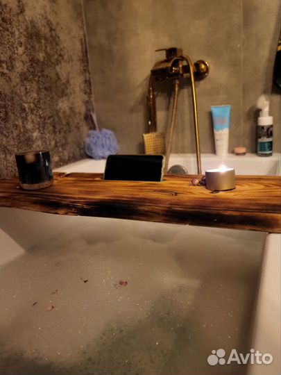 Столик для ванной