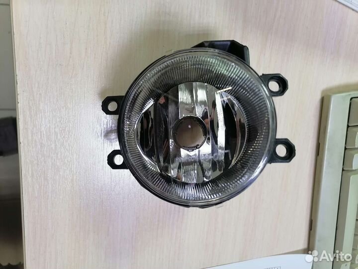 Туманка Тойота Аурис Королла Раф 4